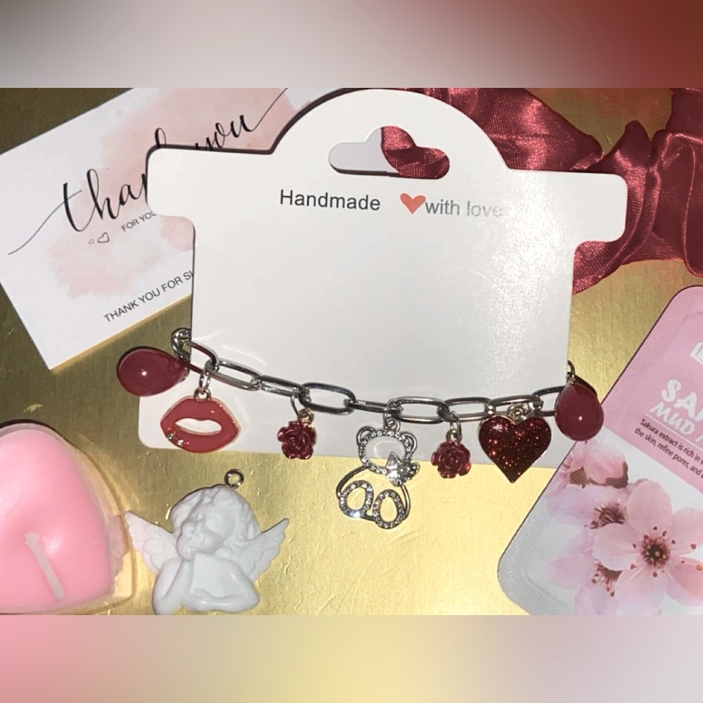Valentines charm bracelet- red